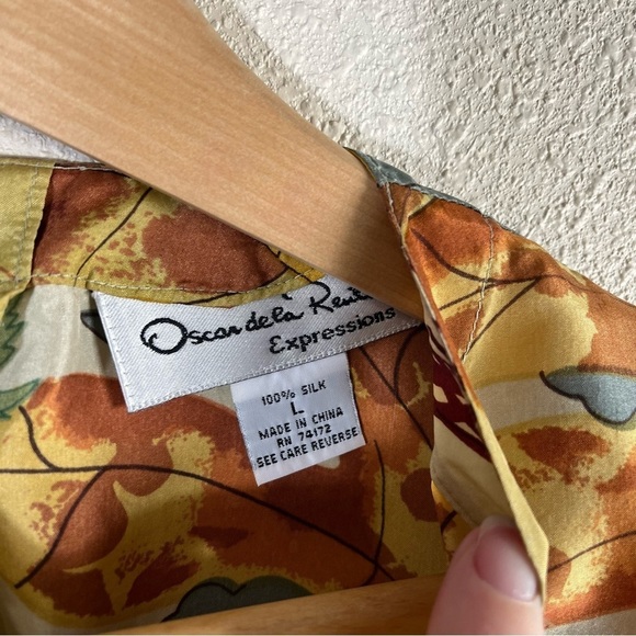 VINTAGE OSCAR DE LA RENTA Silk Fall Harvest Leaf Allover Print Short Sleeve Top - Picture 9 of 11